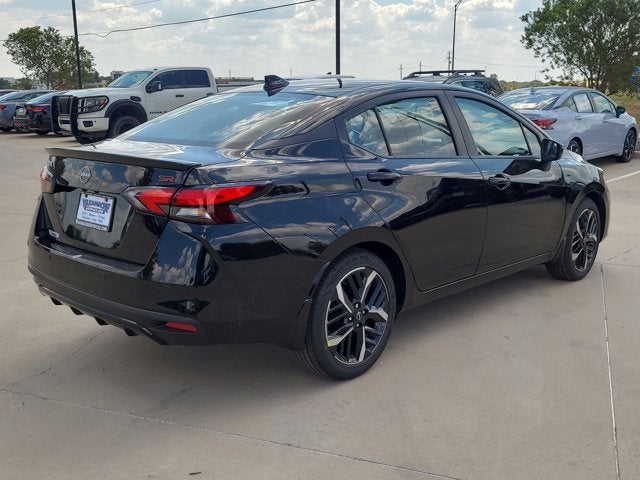 2025 Nissan Versa 1.6 SR