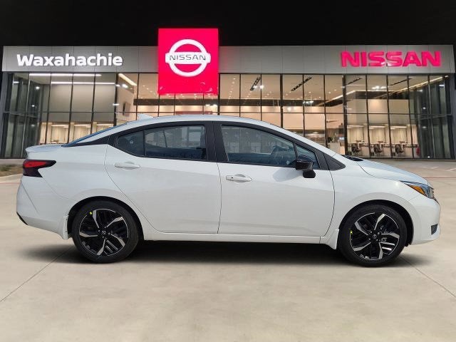 2025 Nissan Versa 1.6 SR