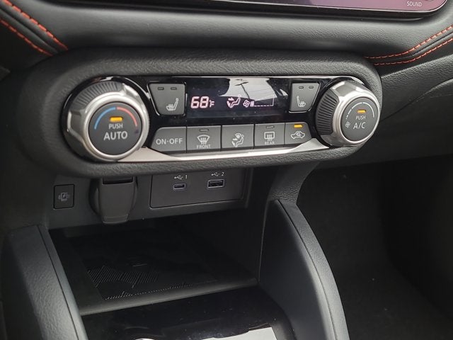 2025 Nissan Versa 1.6 SR