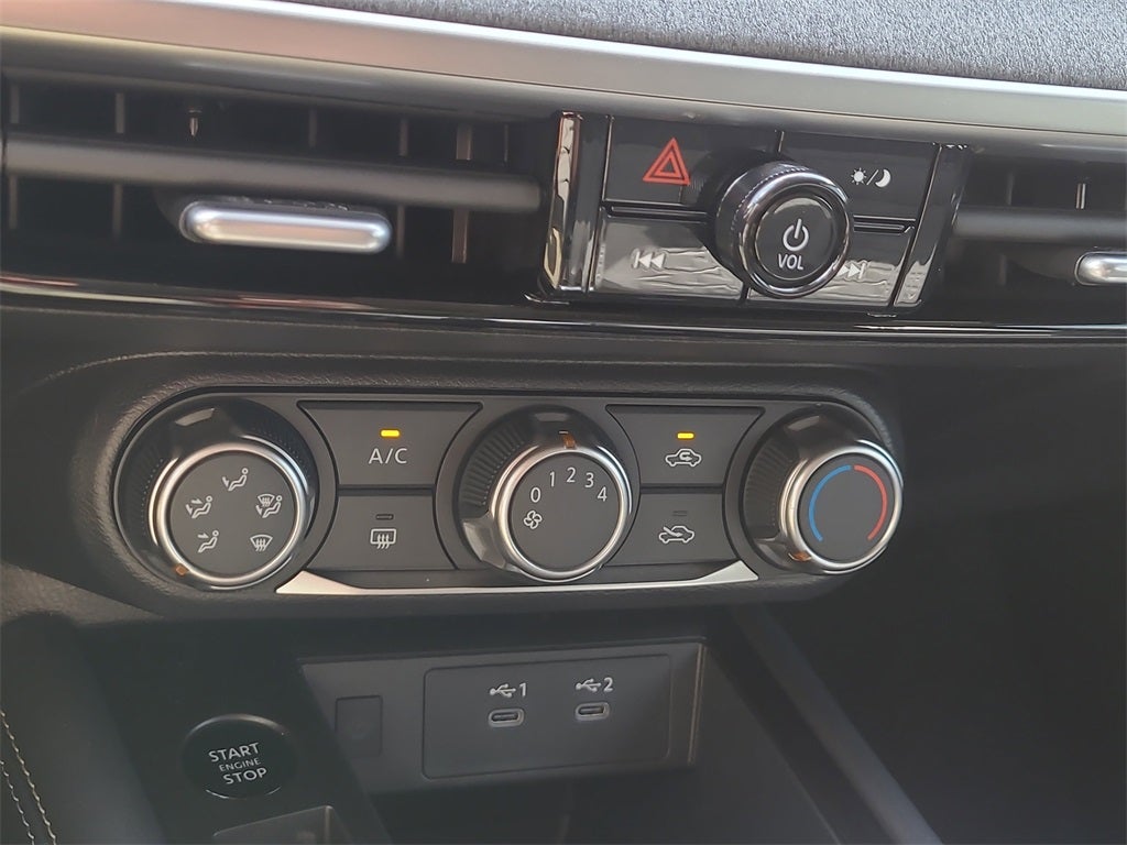 2025 Nissan Kicks SV