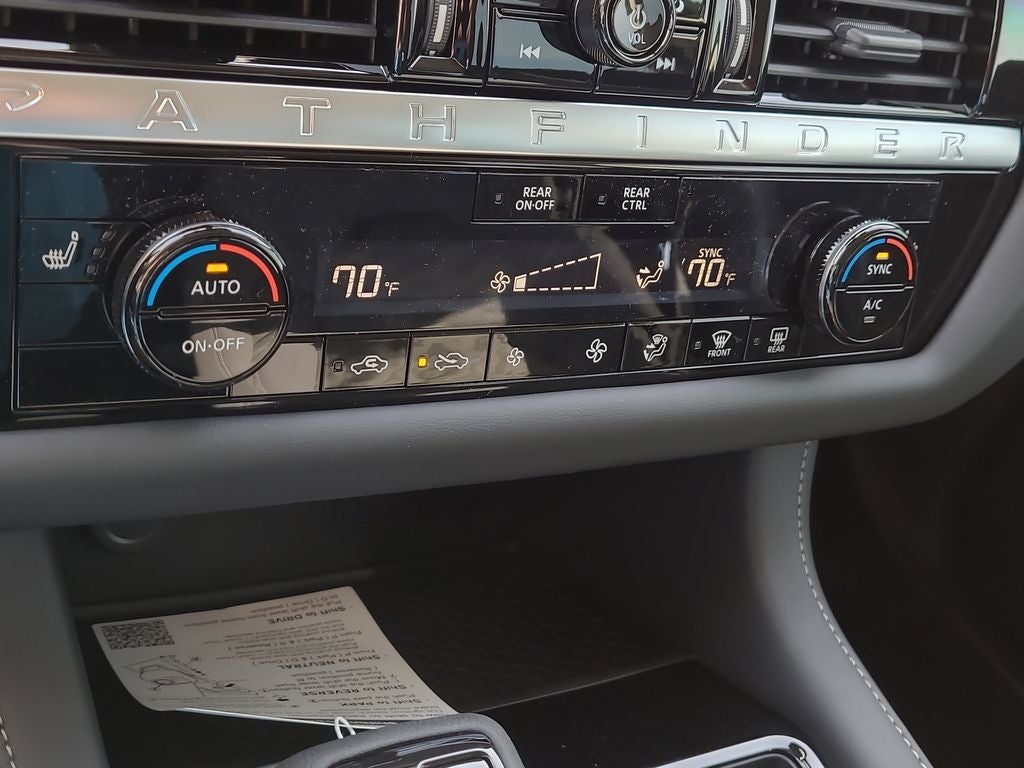 2026 Nissan Pathfinder SV