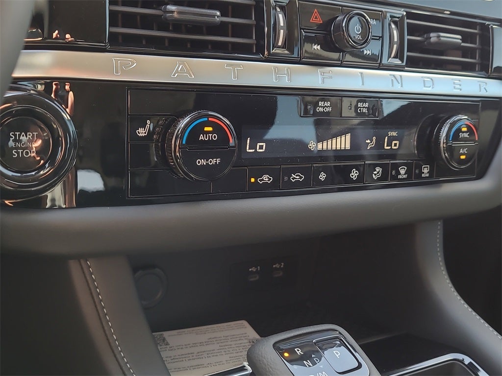 2026 Nissan Pathfinder SV