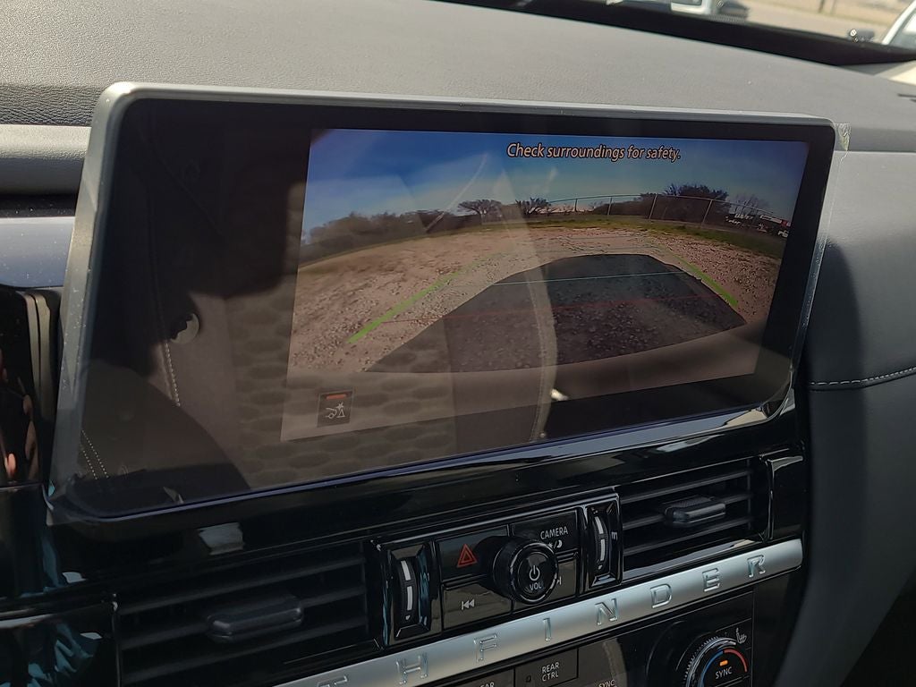 2026 Nissan Pathfinder SV