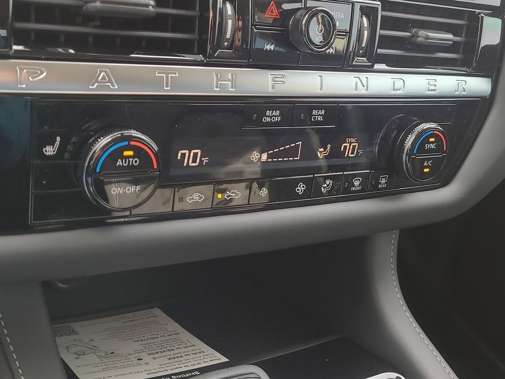2026 Nissan Pathfinder SV