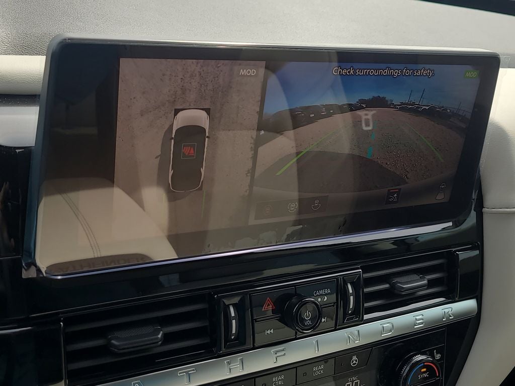 2026 Nissan Pathfinder SL