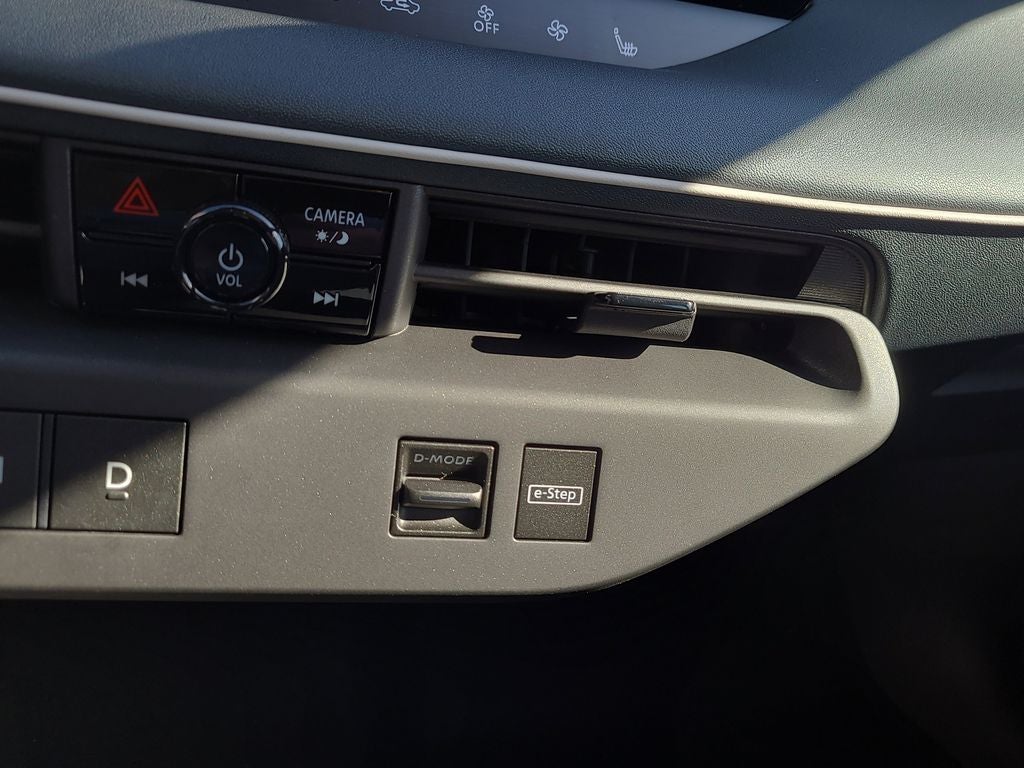 2026 Nissan Leaf PLATINUM+