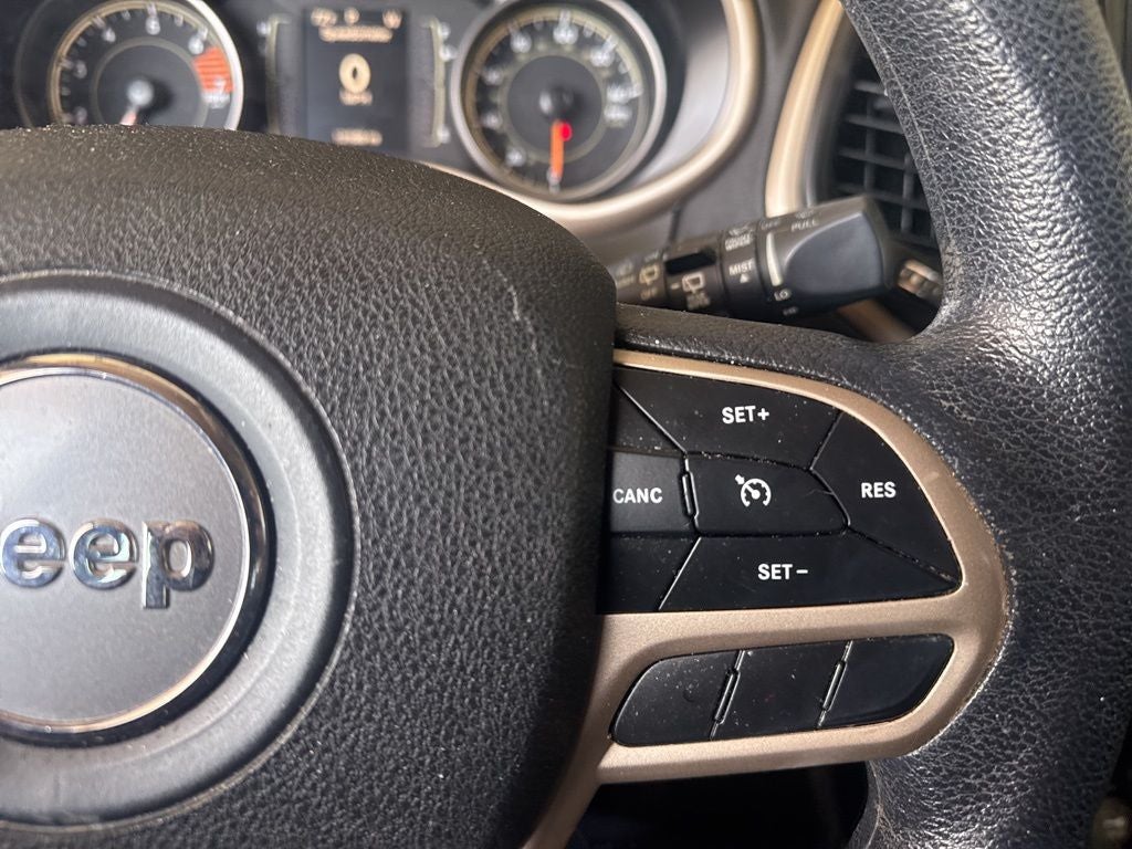 2017 Jeep Cherokee Sport