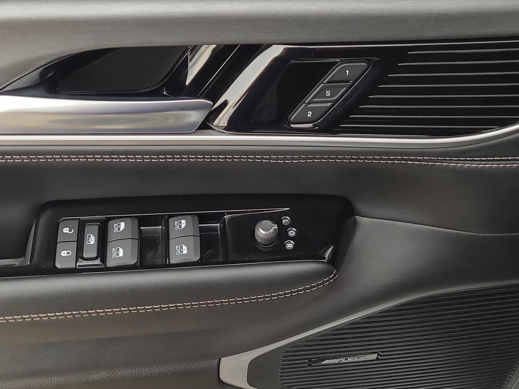 2025 Jeep Wagoneer L Series II