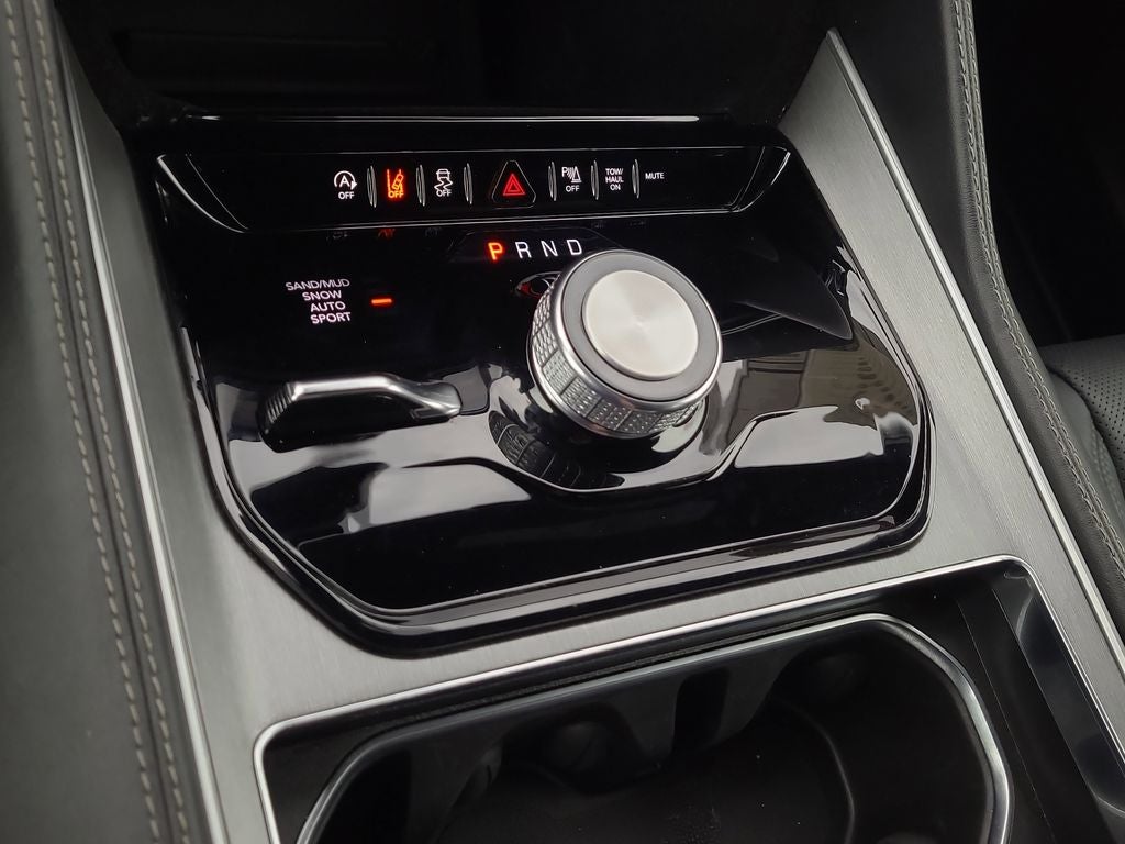 2025 Jeep Wagoneer L Series II