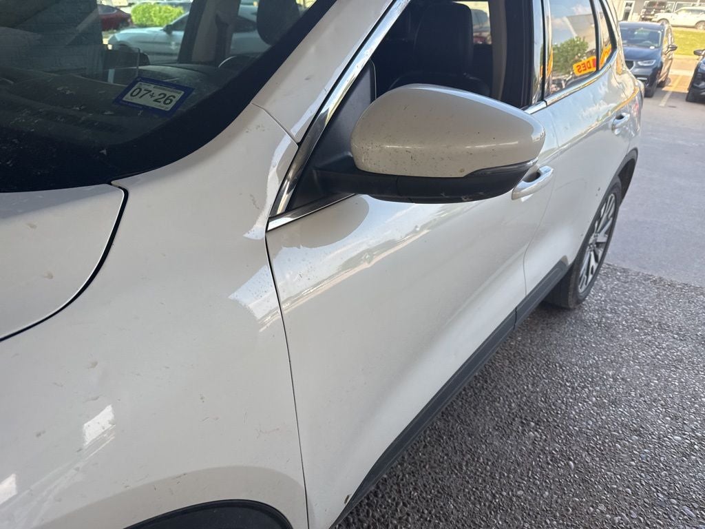 2020 Ford Escape Hybrid Titanium