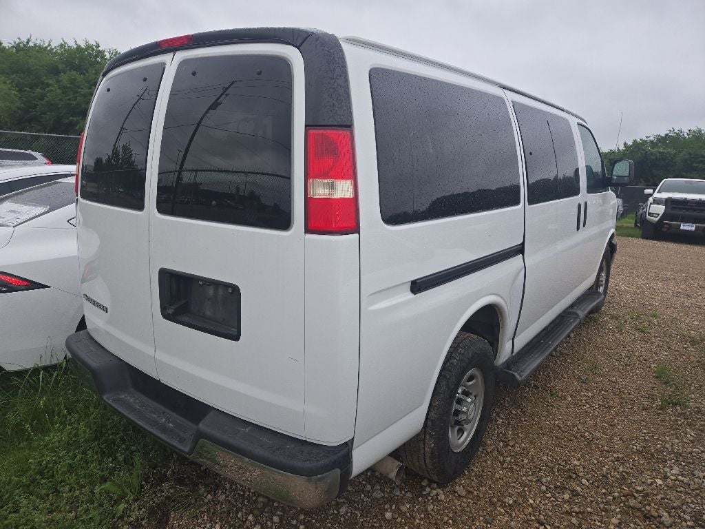 2017 Chevrolet Express 3500 LT Passenger
