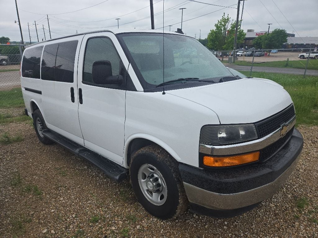 2017 Chevrolet Express 3500 LT Passenger