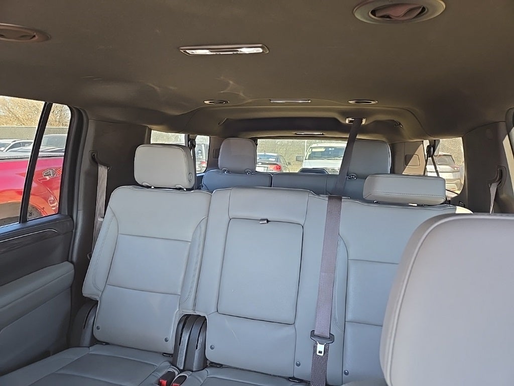 2023 Chevrolet Suburban LT