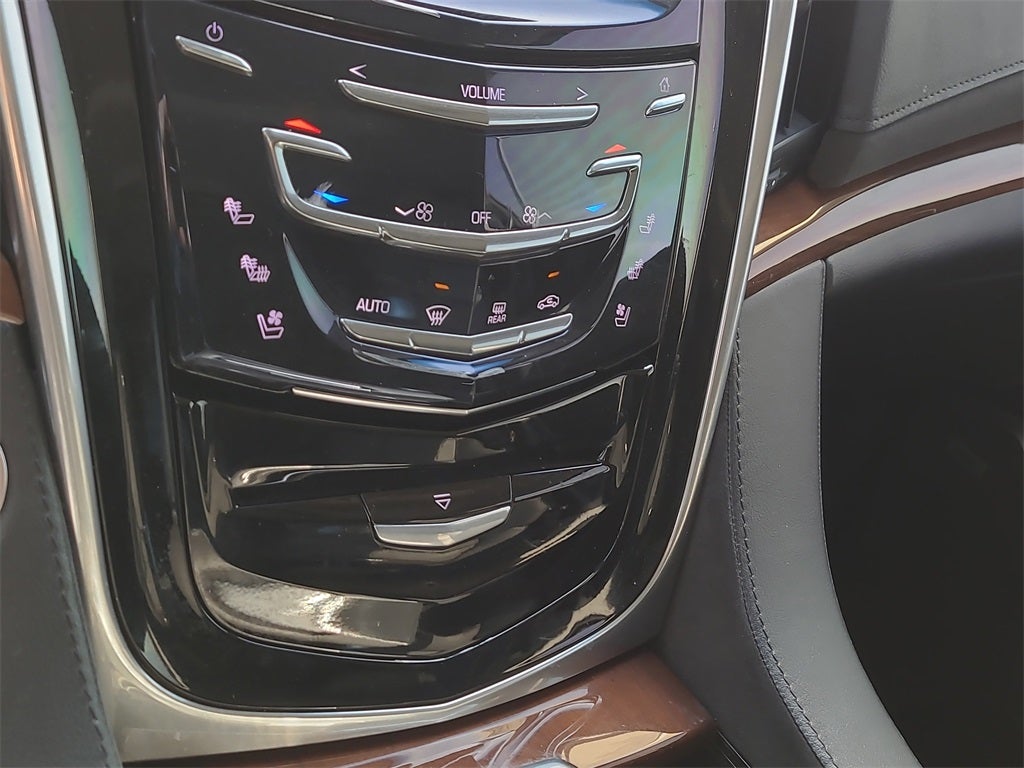 2019 Cadillac Escalade Luxury