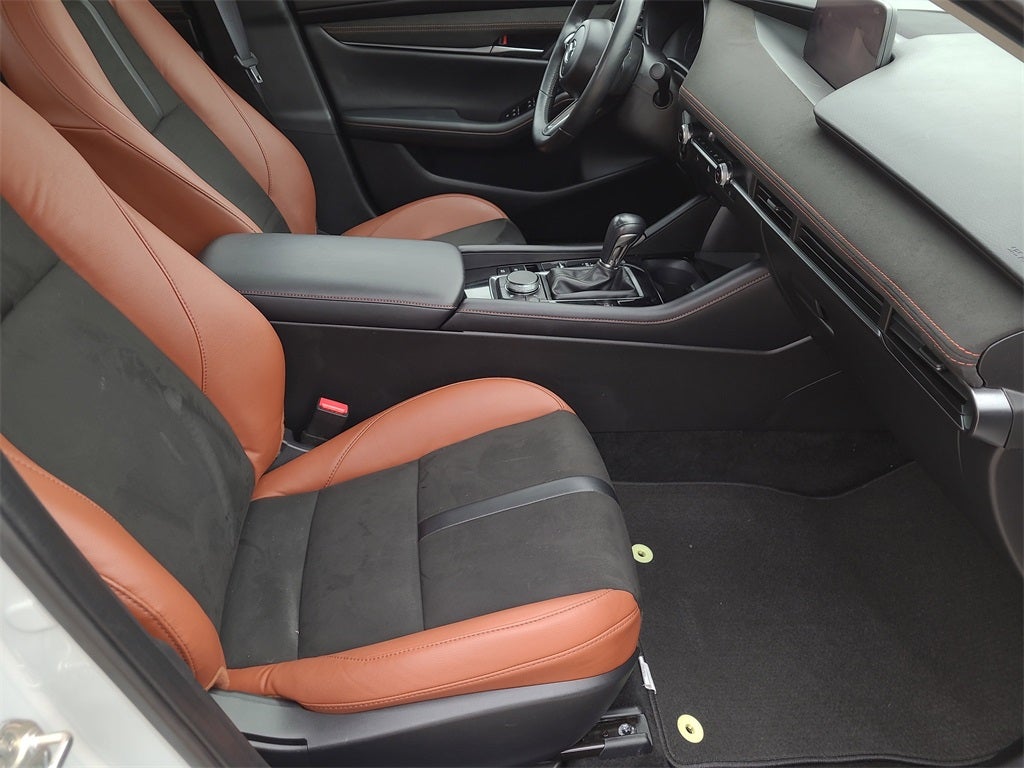 2024 Mazda Mazda3 2.5 Carbon Turbo