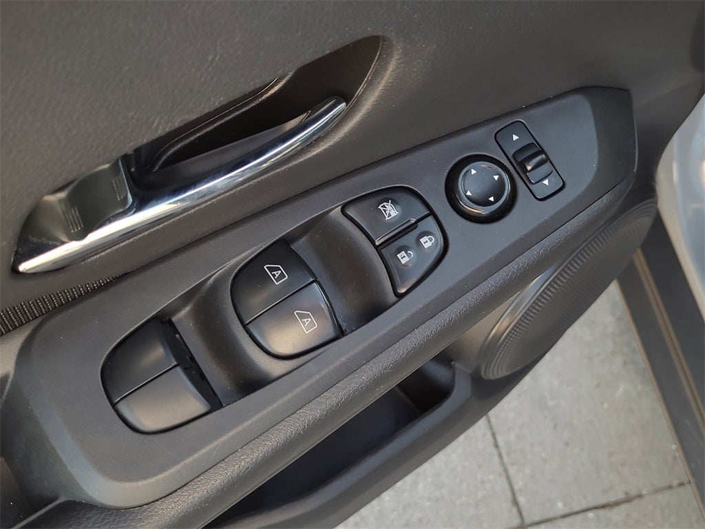 2022 Nissan Kicks SV