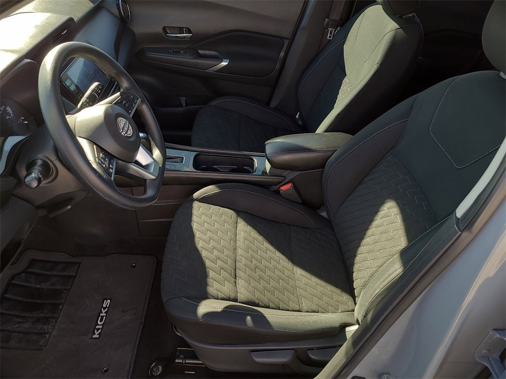 2022 Nissan Kicks SV