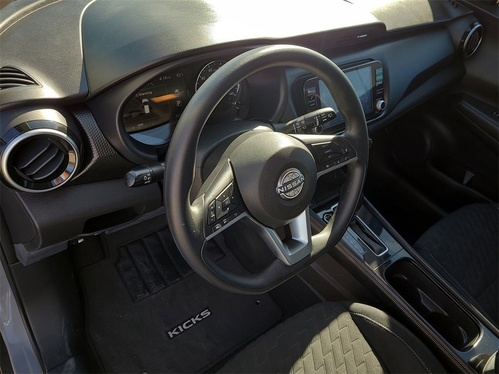2022 Nissan Kicks SV