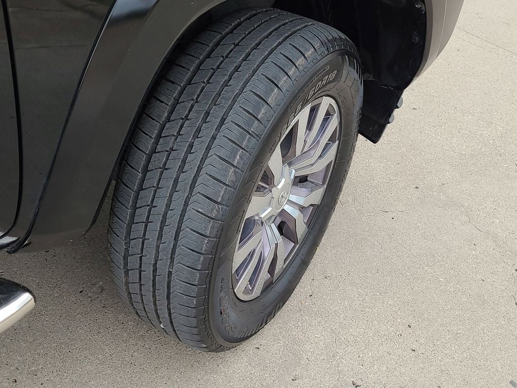 2023 Toyota Tacoma Limited V6