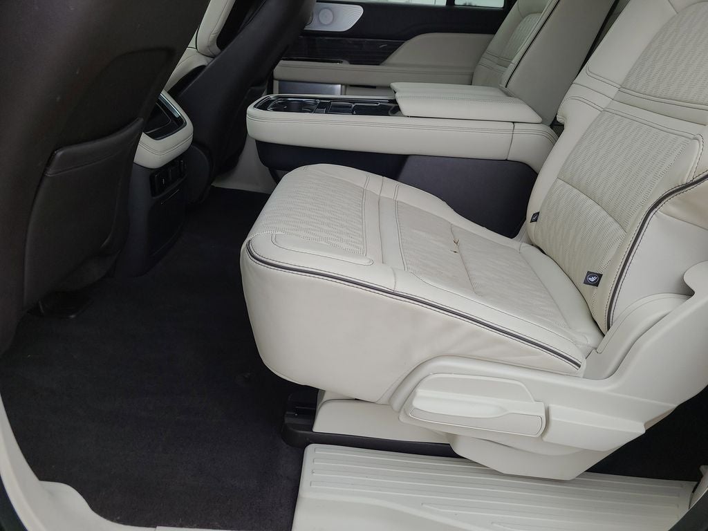 2024 Lincoln Navigator L Black Label