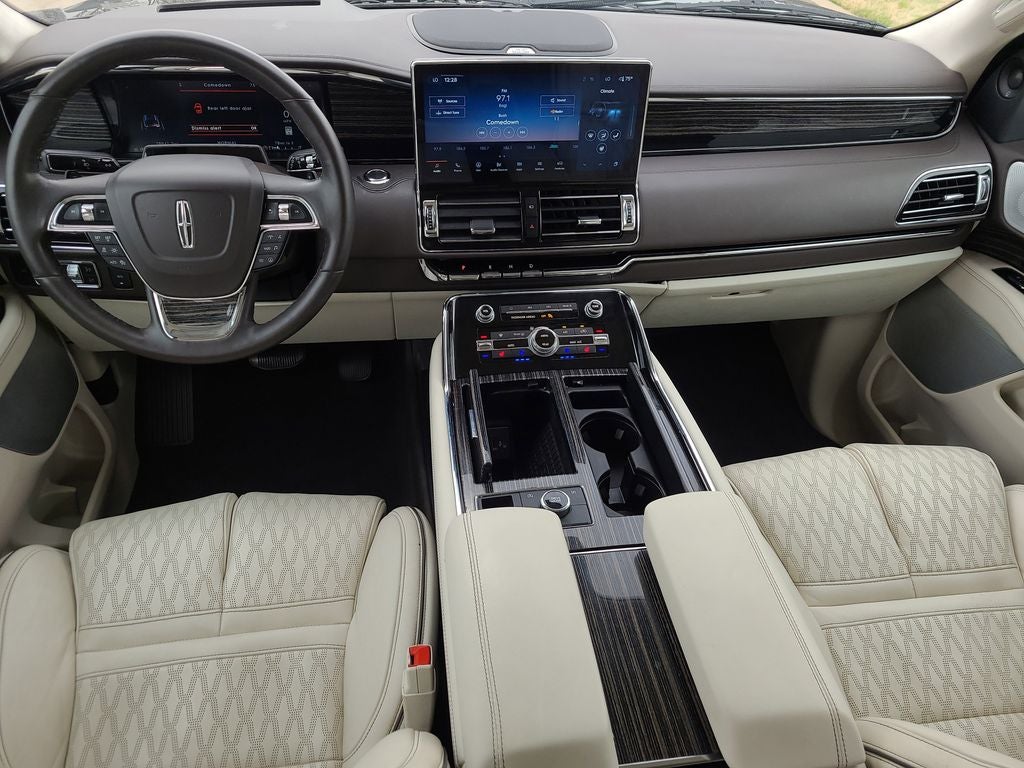 2024 Lincoln Navigator L Black Label