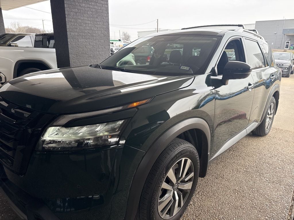 2024 Nissan Pathfinder SL