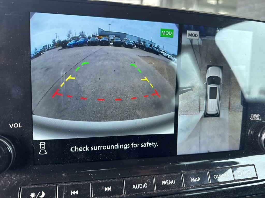 2024 Nissan Pathfinder SL