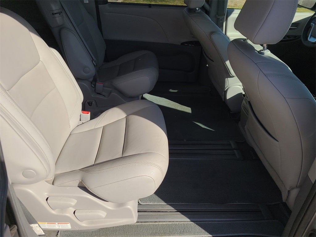 2020 Toyota Sienna XLE