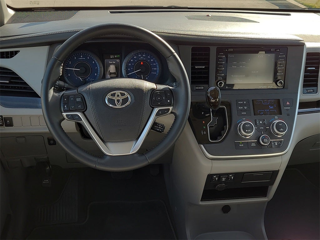 2020 Toyota Sienna XLE