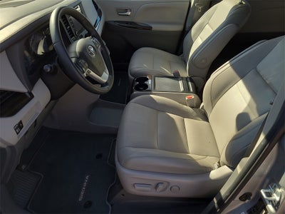 2020 Toyota Sienna XLE