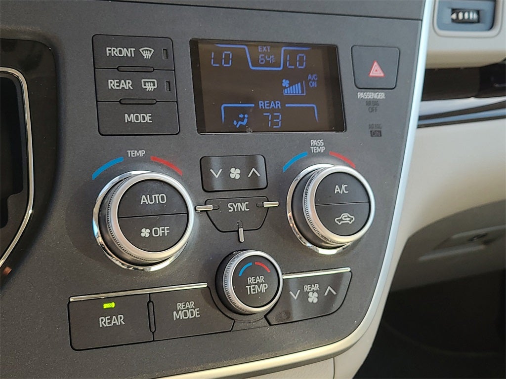 2020 Toyota Sienna XLE