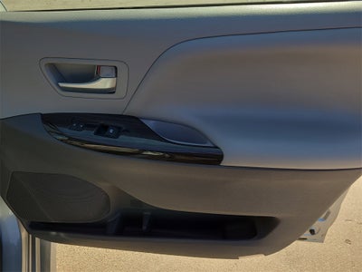 2020 Toyota Sienna XLE