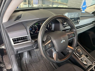 2023 Mitsubishi Outlander SE