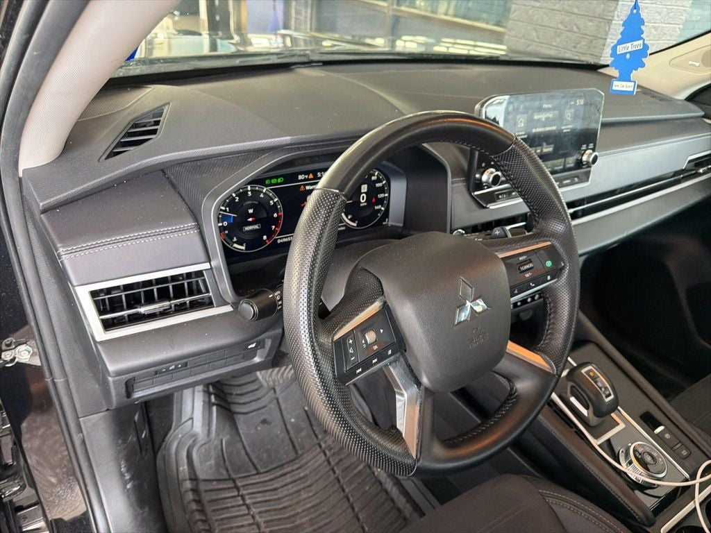 2023 Mitsubishi Outlander SE