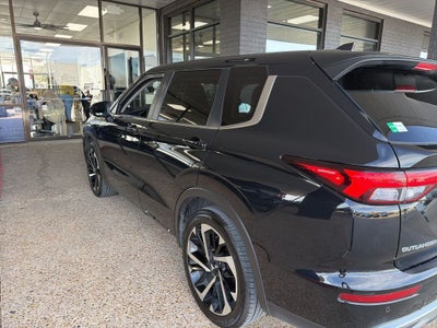 2023 Mitsubishi Outlander SE