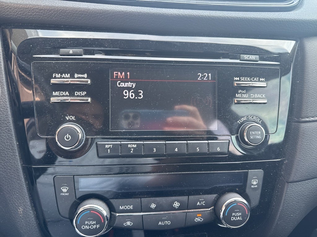 2017 Nissan Rogue SV