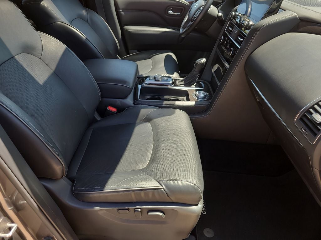 2024 INFINITI QX80 LUXE