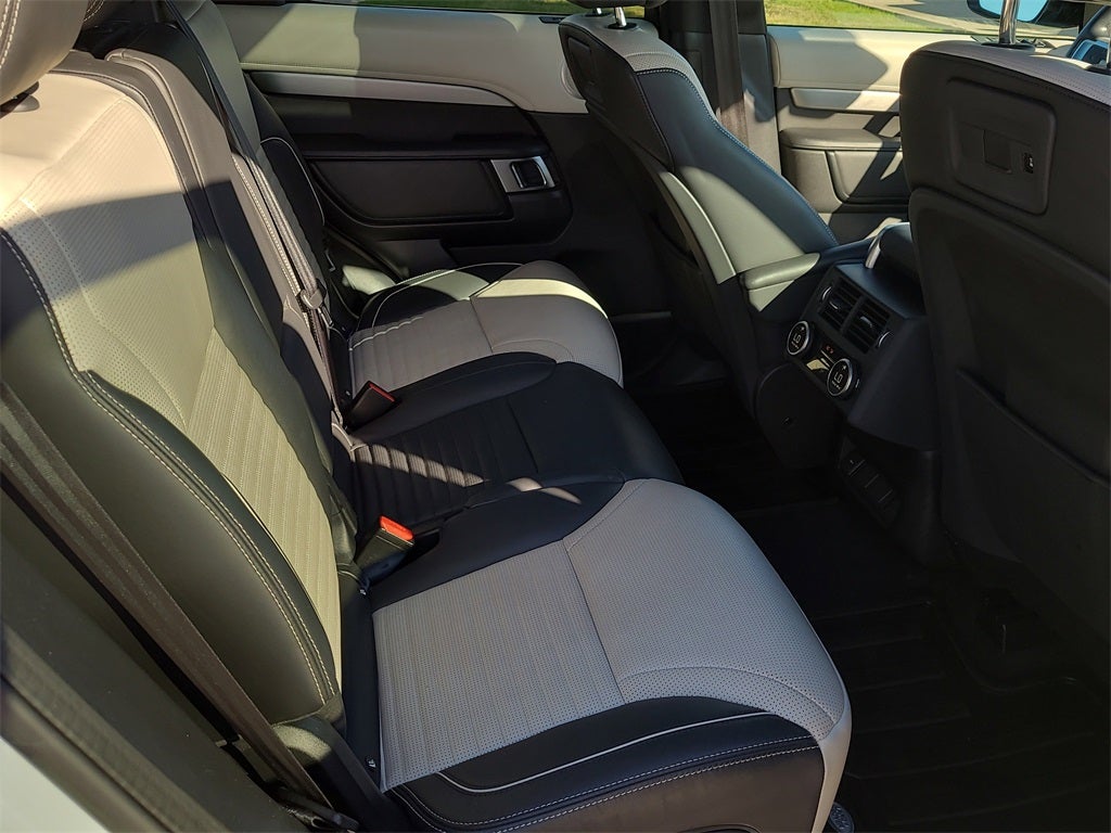 2023 Land Rover Discovery S R-Dynamic