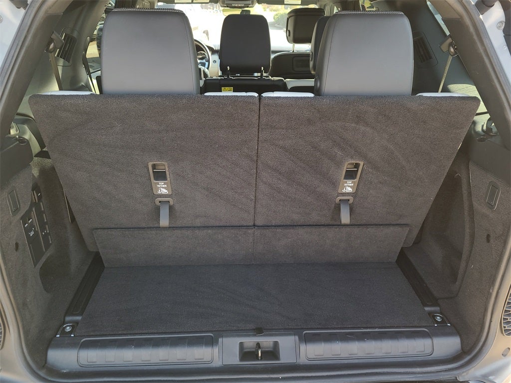 2023 Land Rover Discovery S R-Dynamic